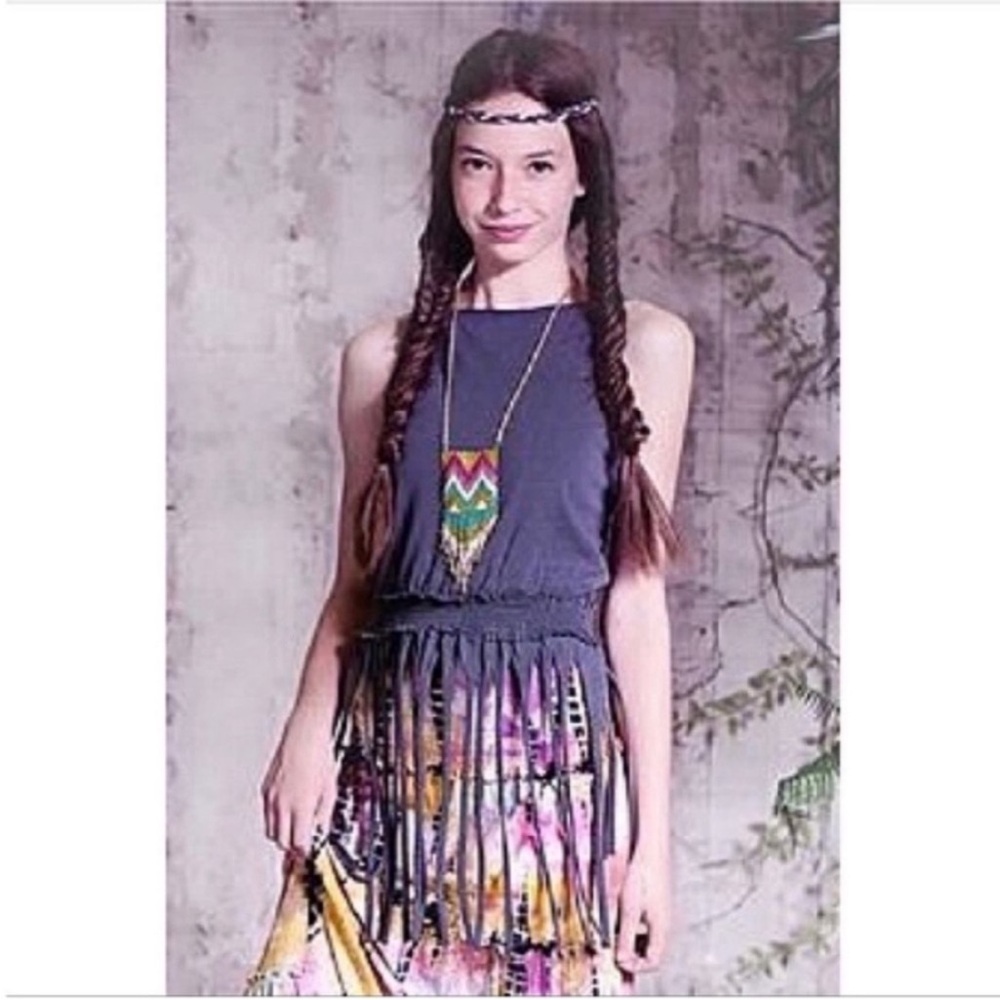 Jak & Peppar Arc Angle tank sand dune gray fringe cropped
